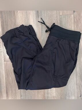 The North Face Women’s Black Ankle / Cropped Pants with Drawstring Waist